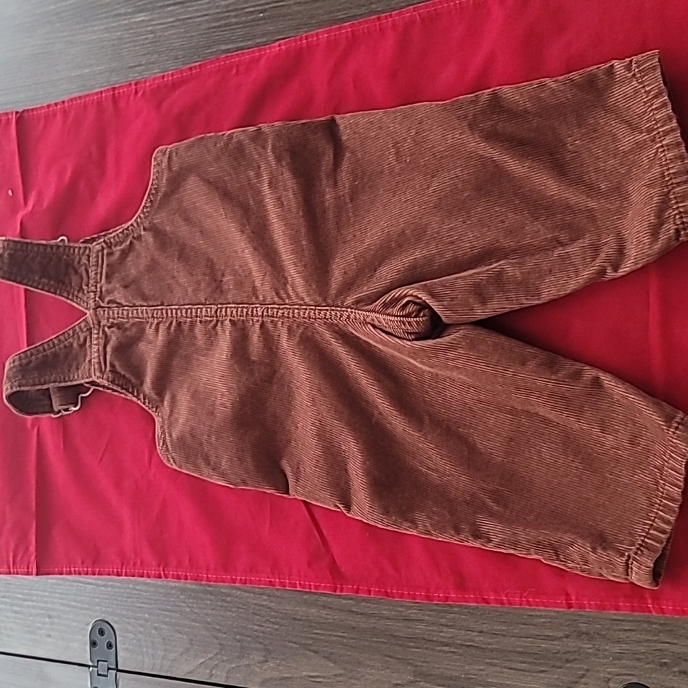 Pre-Owned Carter’s Brown Corduroy Bib Overalls-Cozy and Stylish (Size 9 months) - Picture 4 of 9